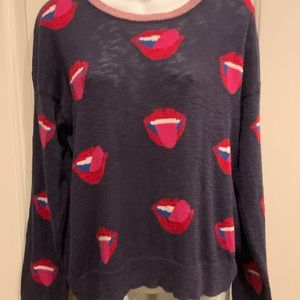 Wild fox lips sweater size Med
